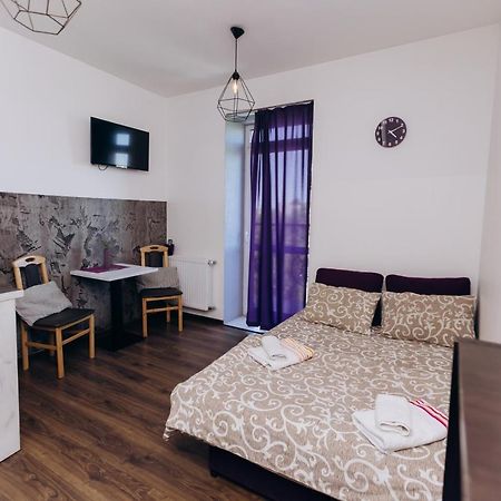 Нові Apartments Біля Жд Вокзалу Ιβανό-Φρανκίβσκ Εξωτερικό φωτογραφία