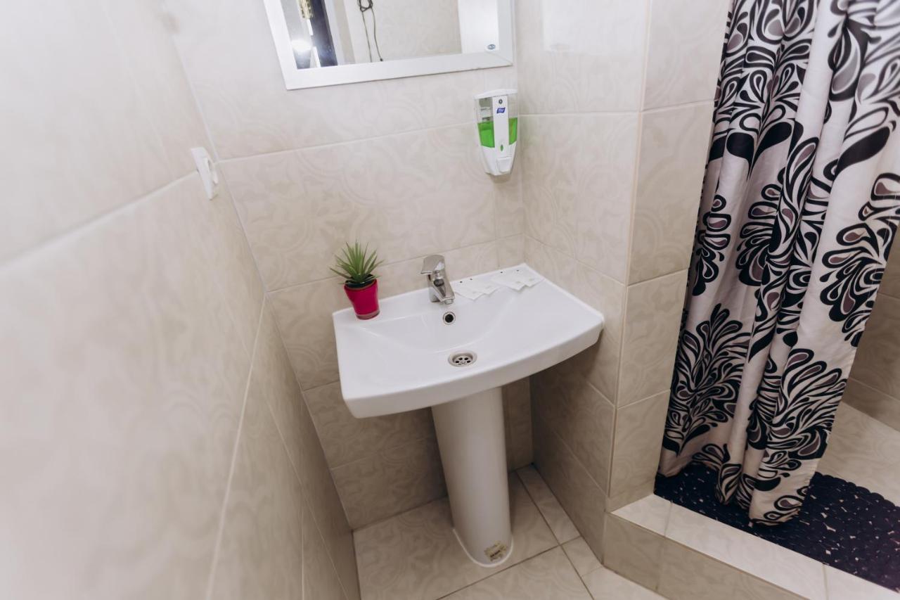 Нові Apartments Біля Жд Вокзалу Ιβανό-Φρανκίβσκ Εξωτερικό φωτογραφία